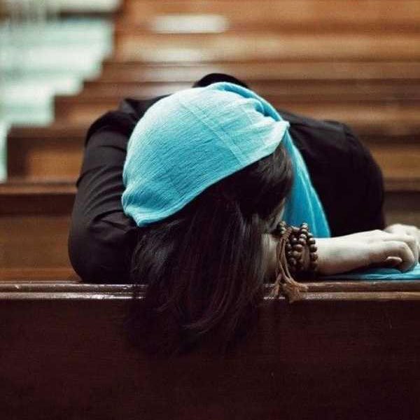  عکس دختر غمگین و گریان برای پروفایل