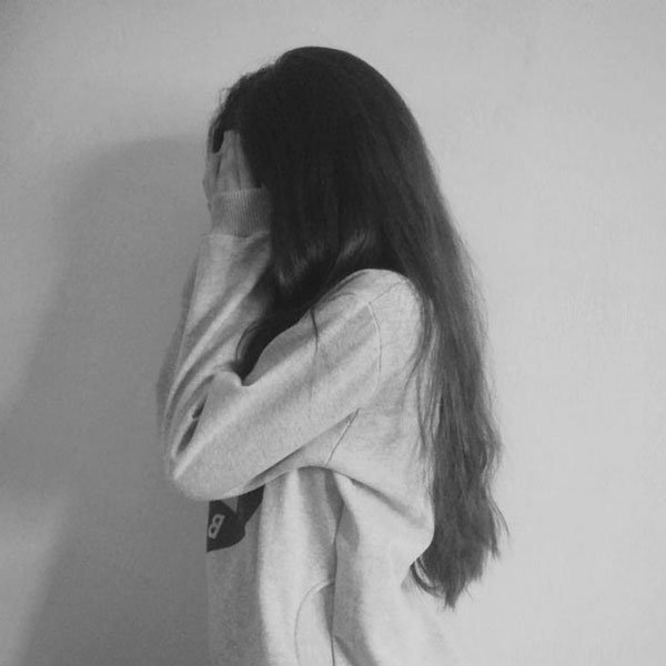  عکس دختر غمگین و گریان برای پروفایل