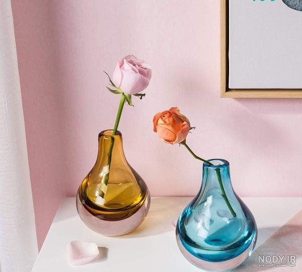  تصویر زمینه گل با گلدان شیشه ای