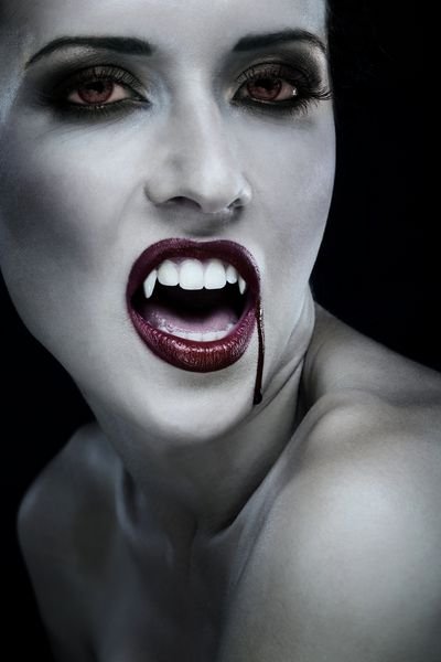  عکس خون آشام فانتزی برای پروفایل