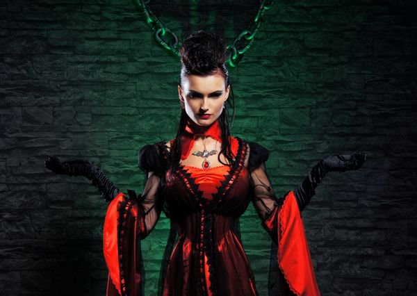  عکس خون آشام فانتزی برای پروفایل