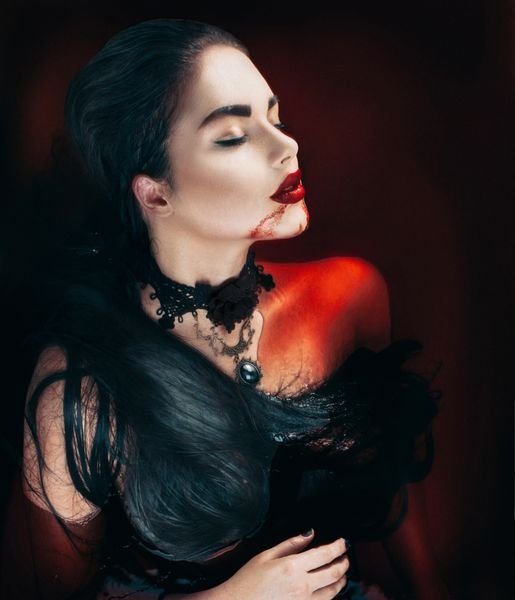  عکس خون آشام فانتزی برای پروفایل