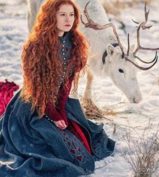  عکس زن جوان مو قرمز