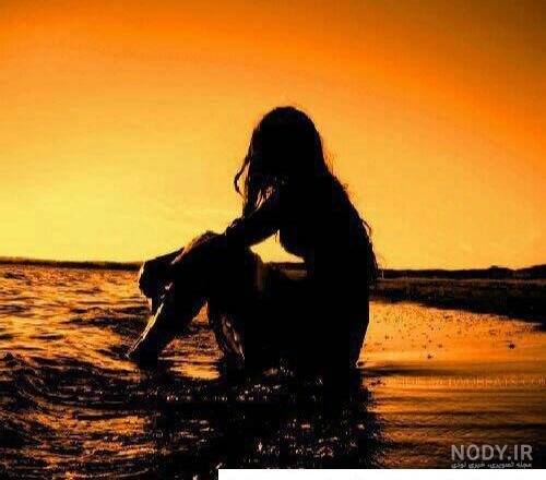 عکس دختر در طبیعت از پشت برای پروفایل