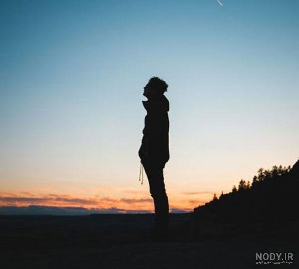 عکس دختر در طبیعت از پشت برای پروفایل