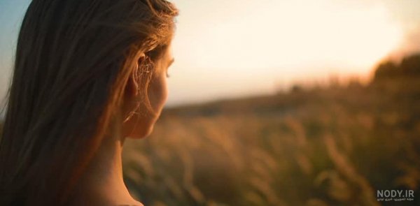 عکس دختر در طبیعت از پشت برای پروفایل
