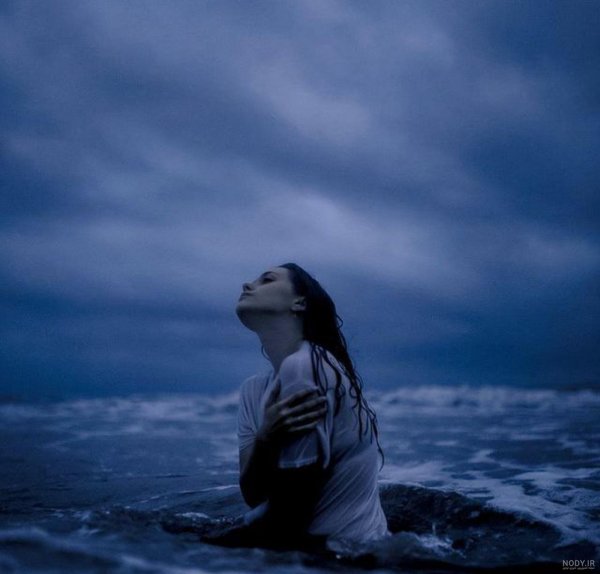  عکس تنهایی دختر بدون چهره در غروب