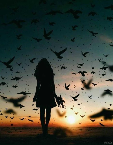 عکس دختر در طبیعت از پشت برای پروفایل