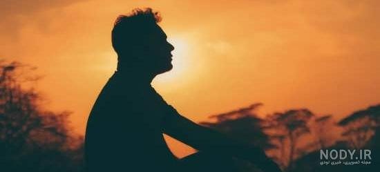 عکس پسر کنار دریا