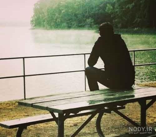 عکس پسر کنار دریا