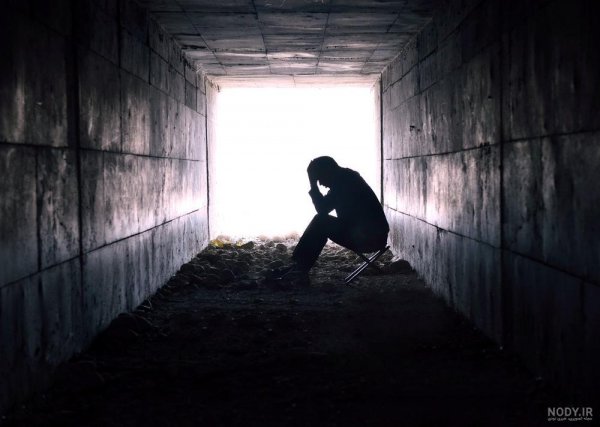  بک گراند پسر تنها در تاریکی با کیفیت بالا