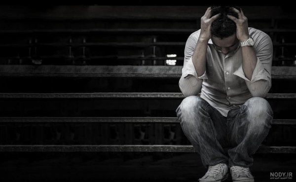 عکس مرد تنها در غروب