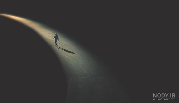 عکس مرد تنها در غروب