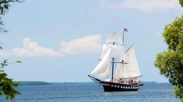  عکس کشتی در دریا برای پروفایل