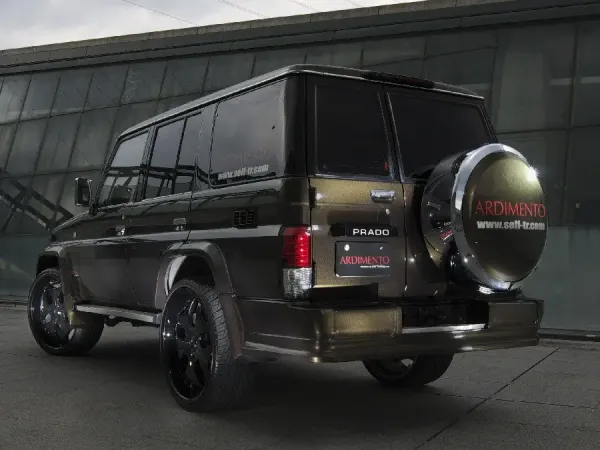  عکس تویوتا لندکروز برای پس زمینه