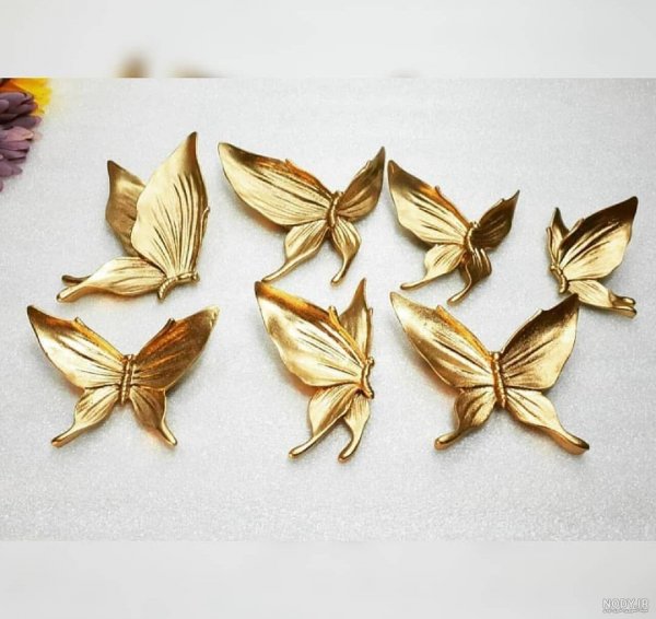  عکس پروانه مشکی طلایی برای تلگرام