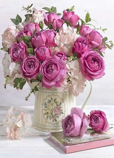 تصویر زمینه سبد گل رز صورتی