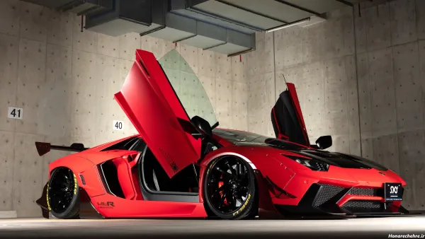 عکس ماشین لامبورگینی طلایی