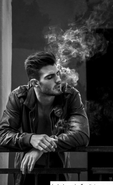 عکس پسر سیگاری غمگین