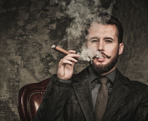 والپیپر پسرانه فانتزی با سیگار برگ