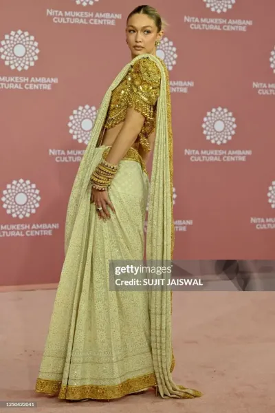  عکس جیجی حدید