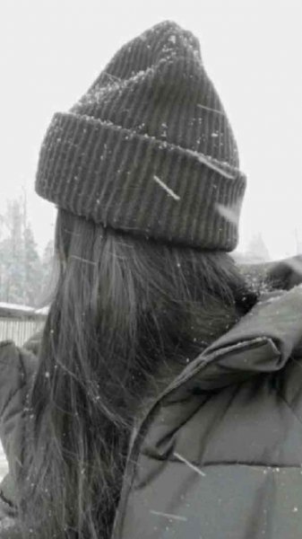  والپیپر دخترونه در برف زمستان