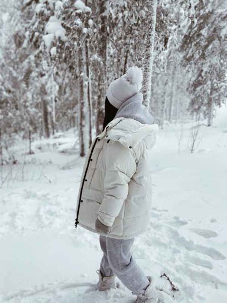  والپیپر دخترونه در برف زمستان