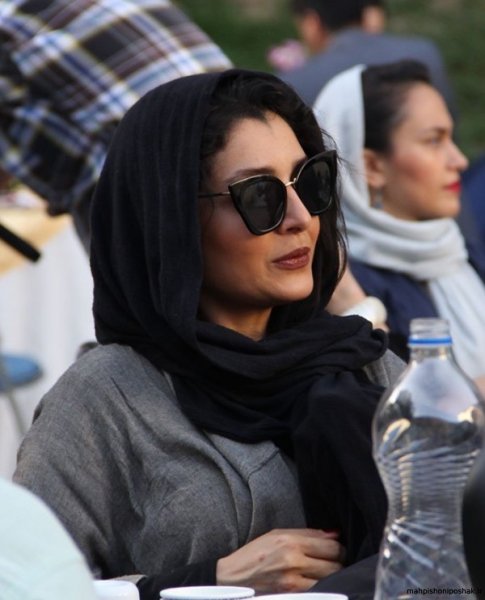  عکس دختر با عینک دودی شیک