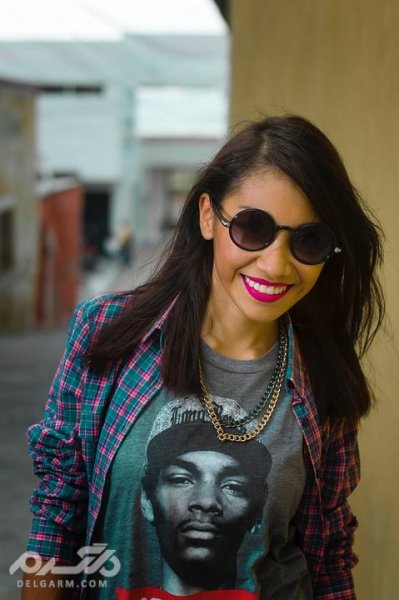 عکس دختر با عینک دودی خارجی