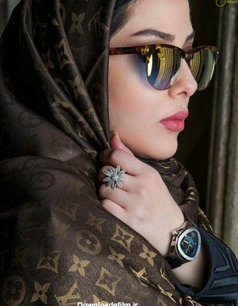  عکس دختر با عینک دودی برای پروفایل