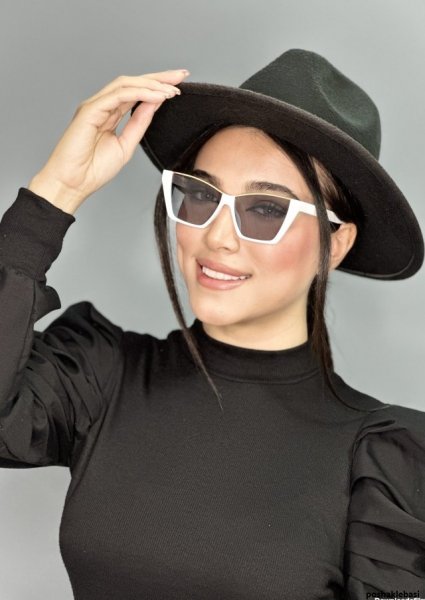  عکس دختر با عینک دودی برای پروفایل