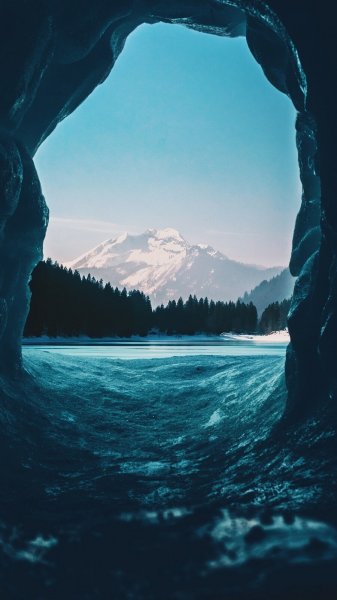 عکس دریاچه چیتگر در شب