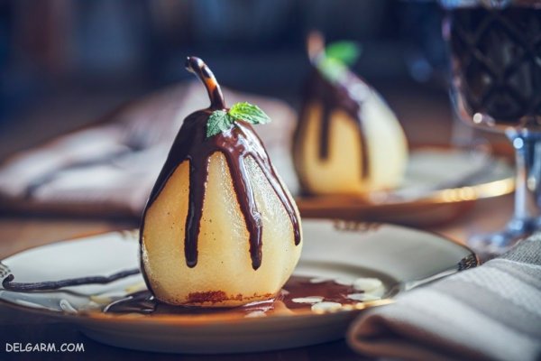 عکس گلابی نصف شده