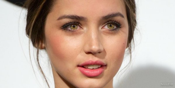 بیوگرافی آنا د آرماس