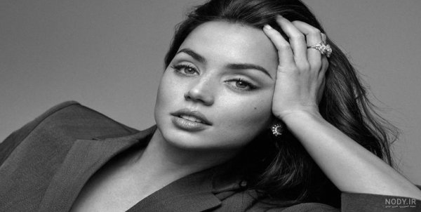 بیوگرافی آنا د آرماس