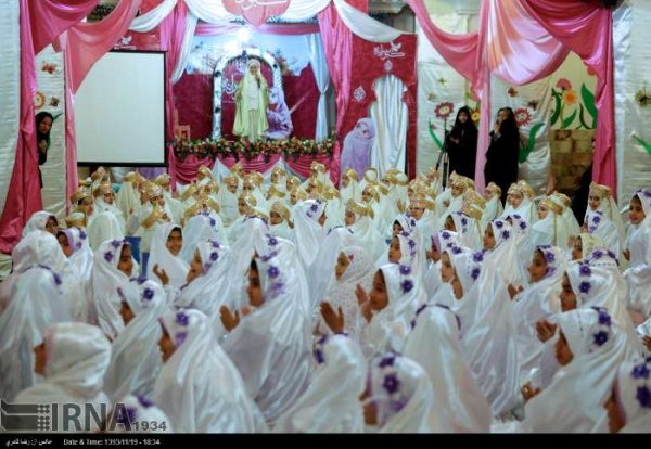 عکس جشن تکلیف دخترانه در منزل