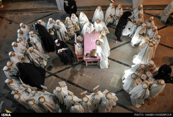 عکس جشن تکلیف دخترانه در منزل