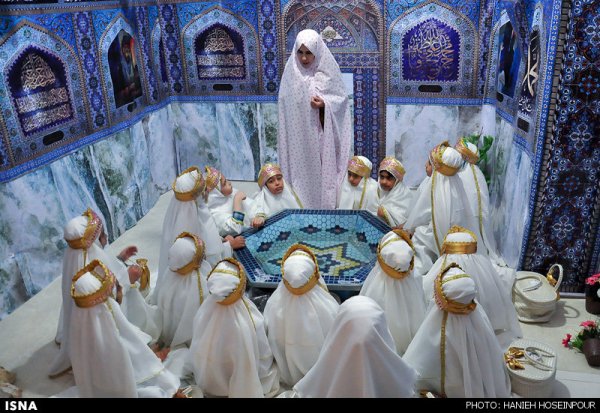 عکس جشن تکلیف دخترانه در منزل