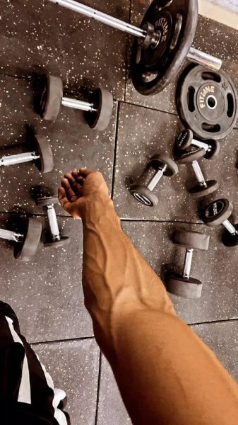 عکس بدنسازی برای پروفایل