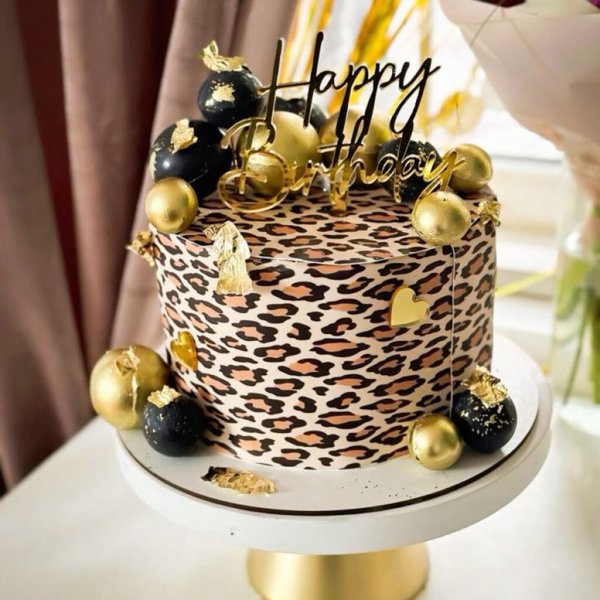 عکس کیک تولد عاشقانه فانتزی