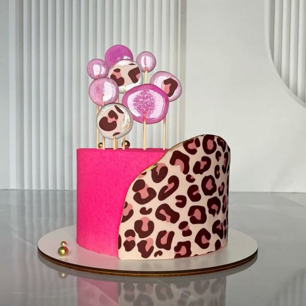 عکس کیک تولد عاشقانه فانتزی