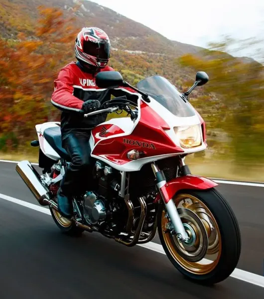 عکس موتور سی بی ۱۳۰۰