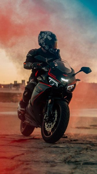  دانلود عکس موتور سنگین با کیفیت 4k