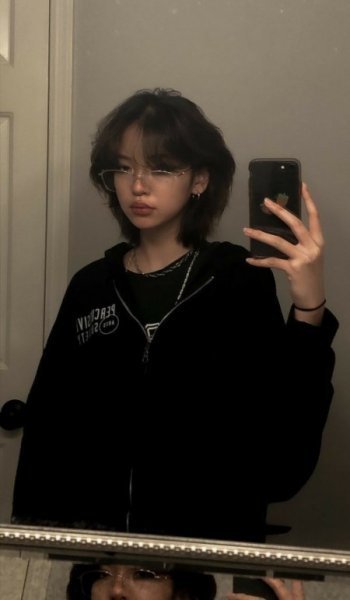  تصویر زمینه دختر با عینک دودی خفن