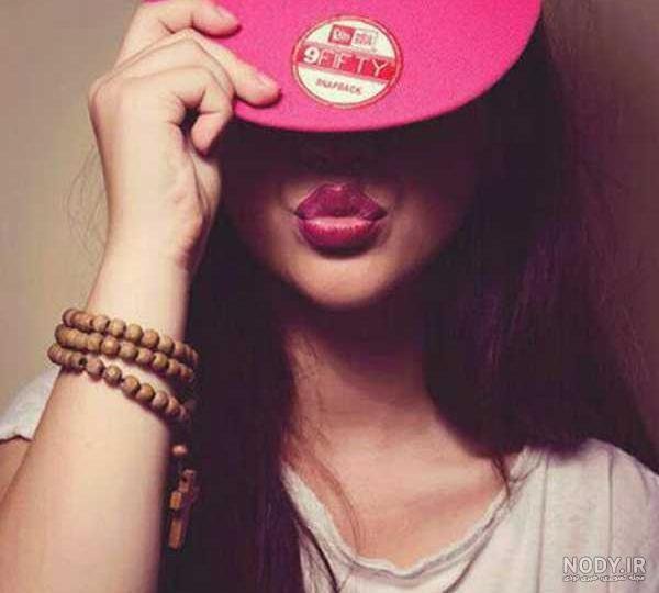  والپیپر فانتزی دختر با کلاه اسپرت برای آیفون