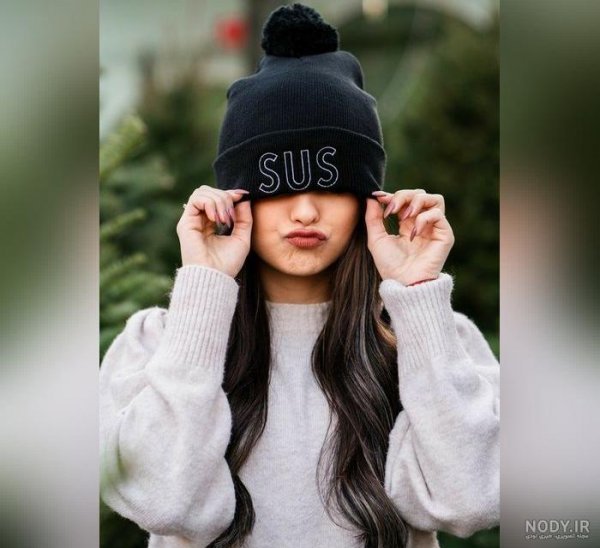  والپیپر فانتزی دختر با کلاه اسپرت برای آیفون