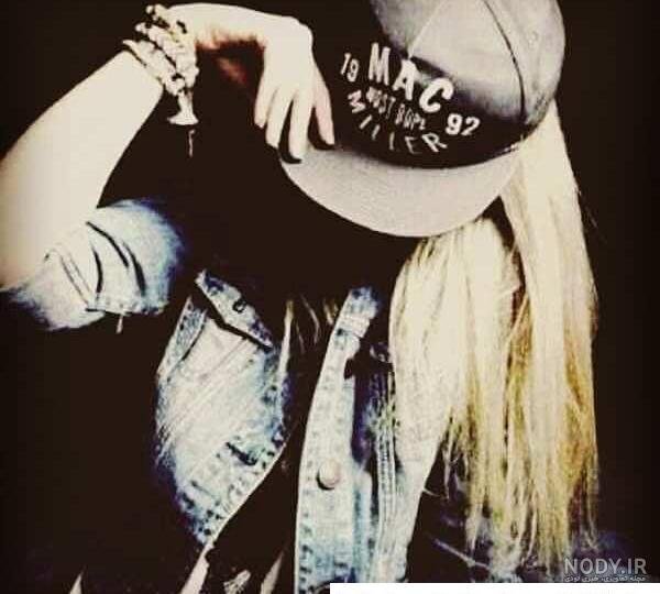  والپیپر فانتزی دختر با کلاه اسپرت برای آیفون