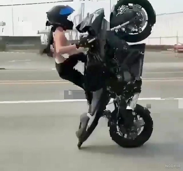  والپیپر فانتزی دختر با کلاه اسپرت برای آیفون