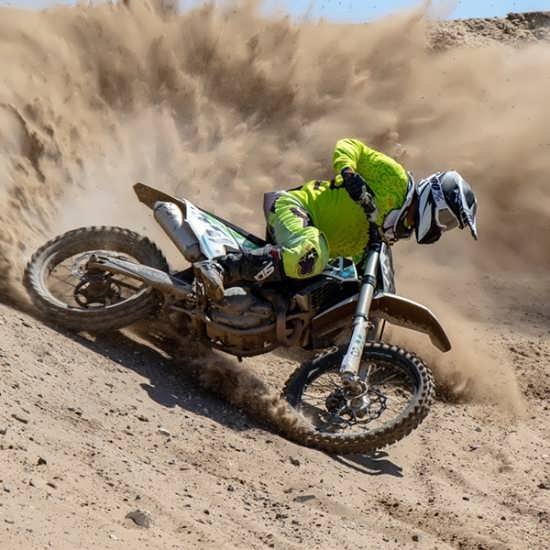  عکس موتور سواری برای پروفایل پسرانه