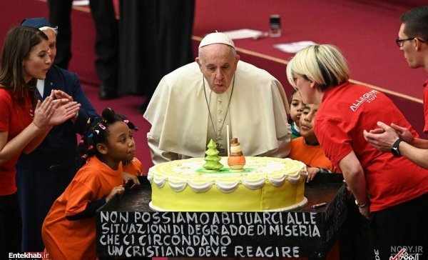  عکس از شمع فوت کردن